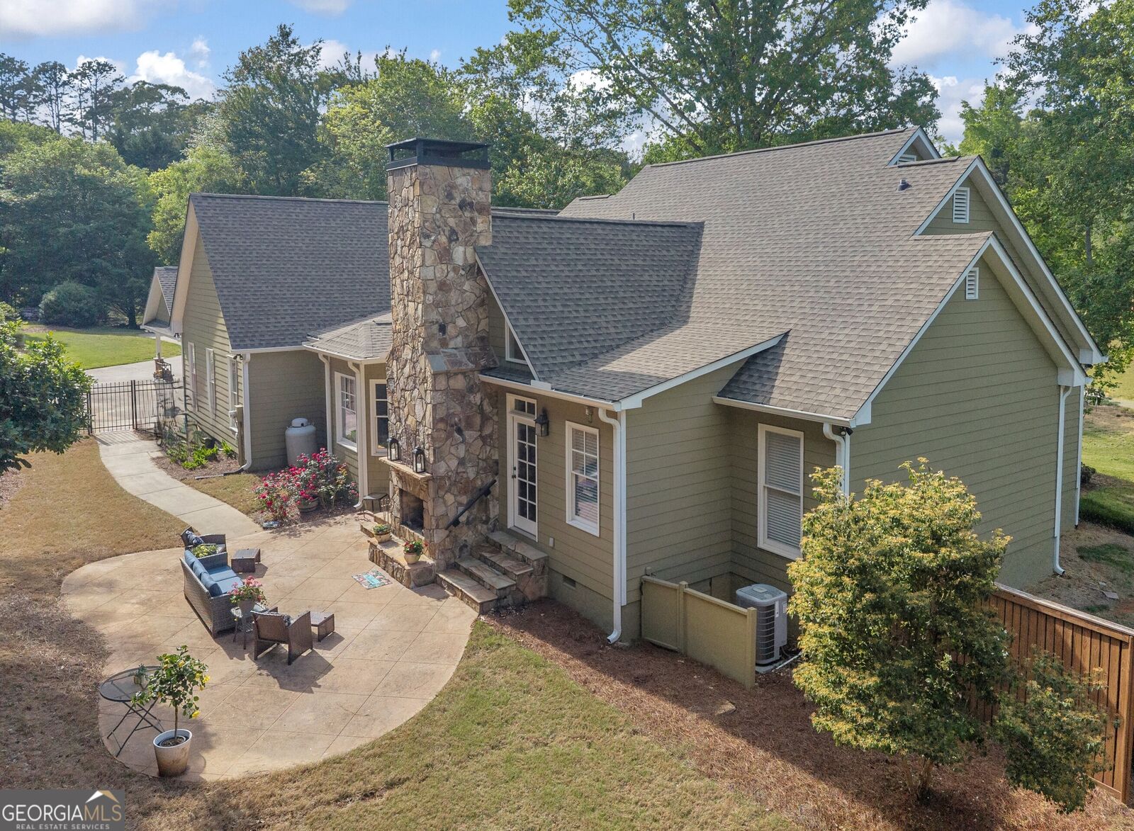 Property Photo: 305 Sage Street GA 30535