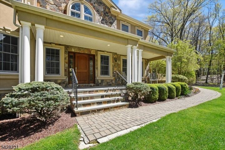 Property Photo:  8 Mount Pleasant Rd  NJ 07960 