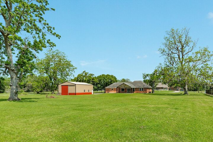 Property Photo: 154 Horse Shoe Trail TX 77515