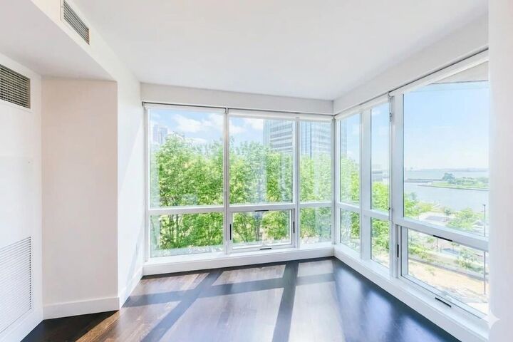 Property Photo:  77 Hudson St 1209  NJ 07302 