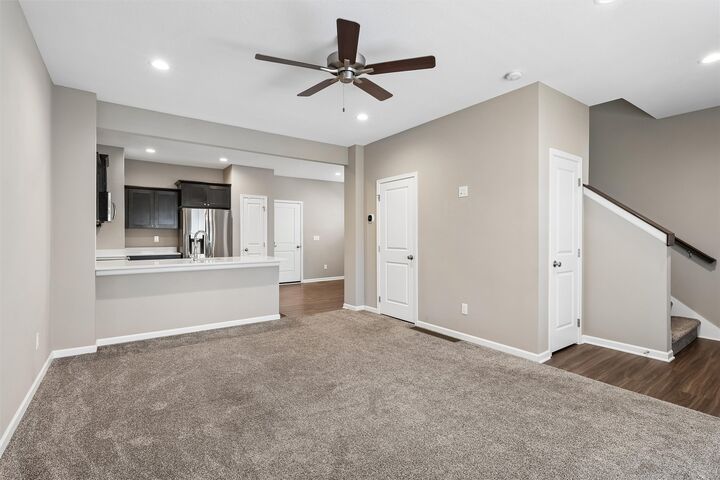 Property Photo:  537 Kingston Avenue  IA 50211 