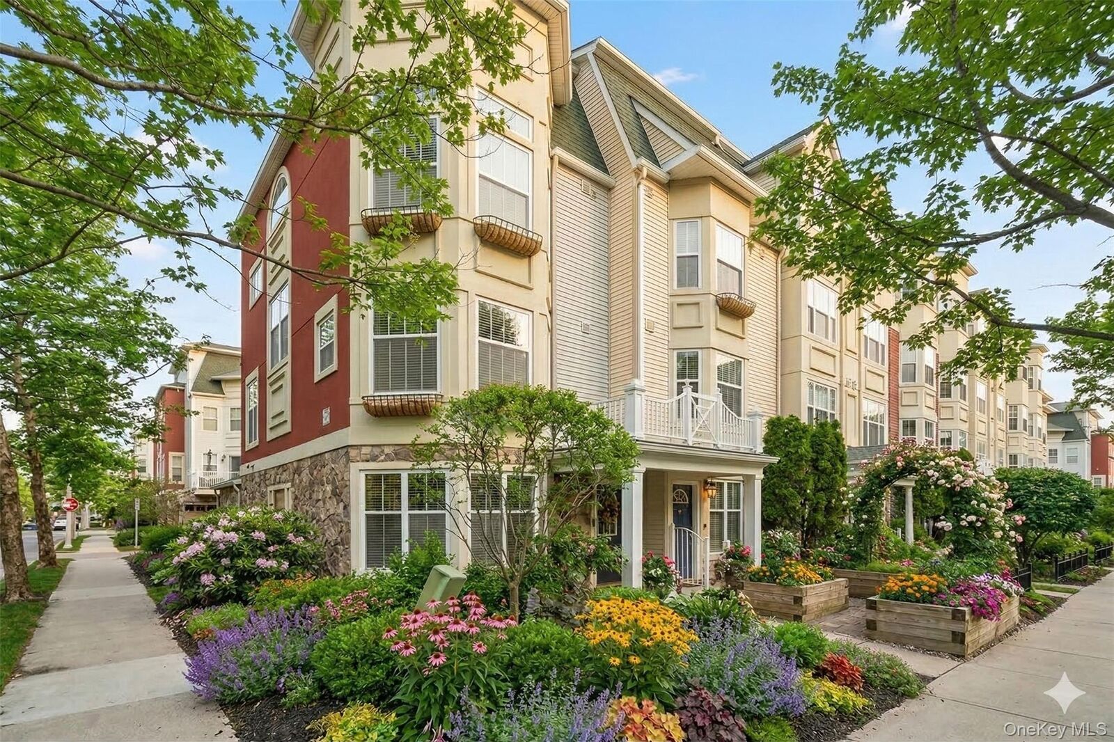 Property Photo:  2 Leeward Drive  NY 10927 