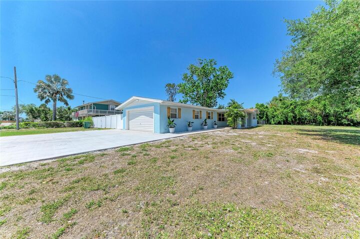 Property Photo:  2401 10th Street W  FL 34221 