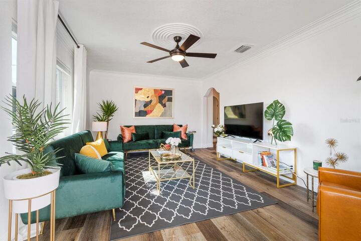Property Photo:  2402 W Cypress Street  FL 33609 