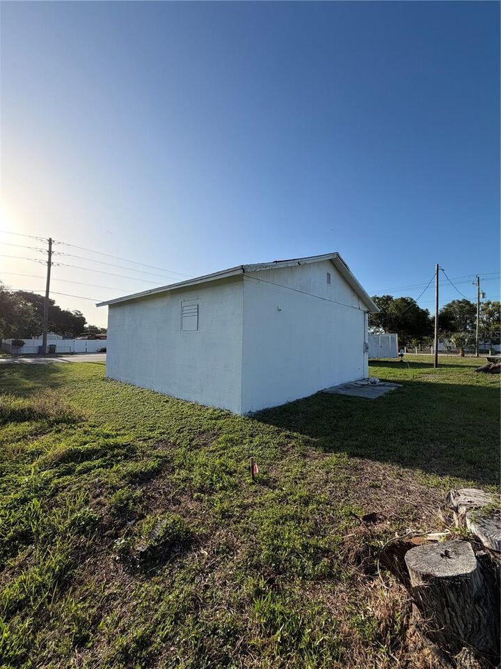 Property Photo:  2613 7th Avenue E  FL 34208 