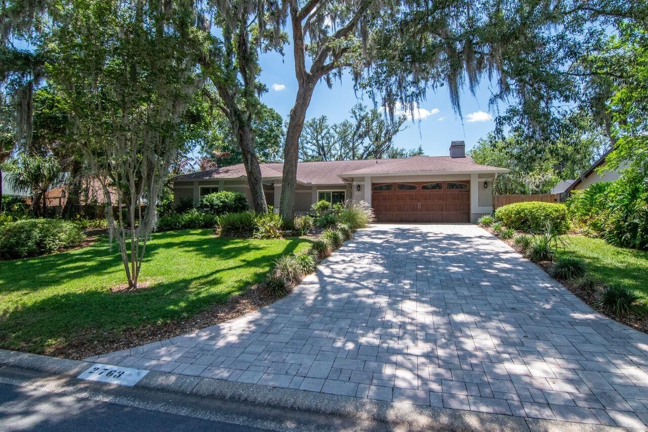 Property Photo: 2763 Buckhorn Oaks Drive FL 33594