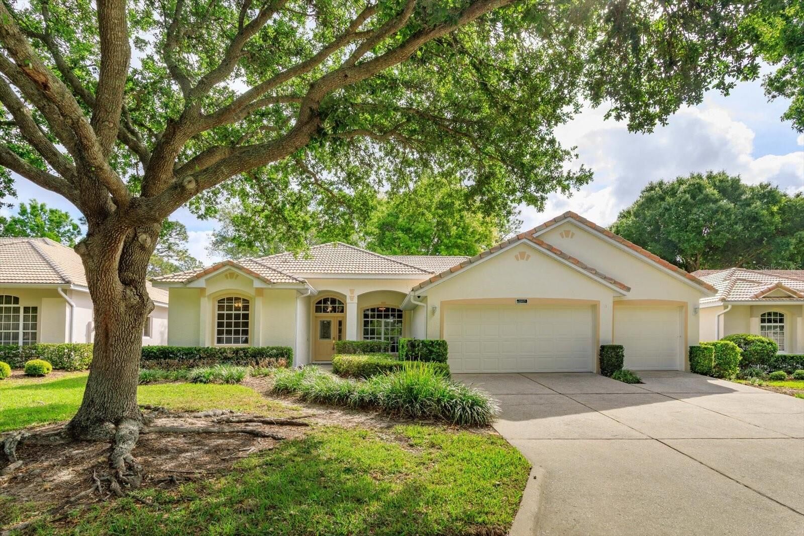 Property Photo: 3805 Scarborough Court FL 34711