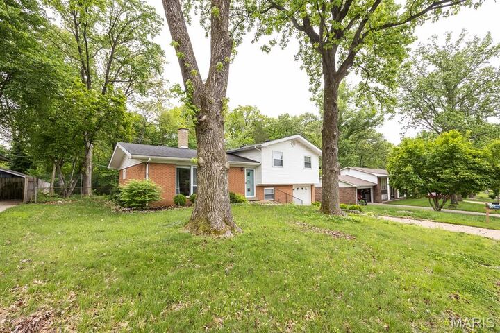 Property Photo:  28 Berkshire Drive  IL 62223 