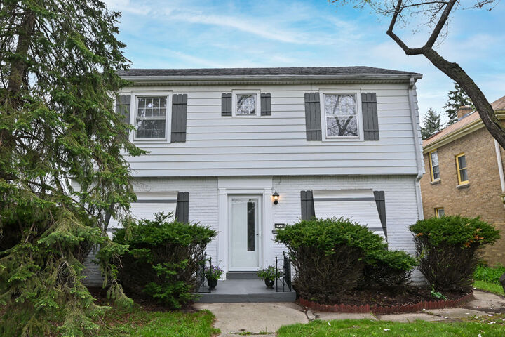 Property Photo:  5724 W Roosevelt Dr  WI 53216 