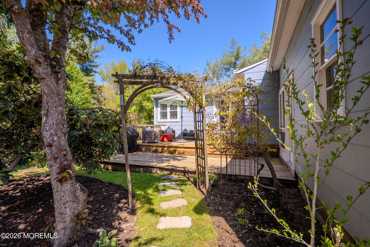 Property Photo:  172 Ellisdale Road  NJ 08501 