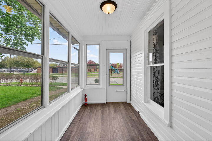 Property Photo:  613 Hallett Street  MI 49202 