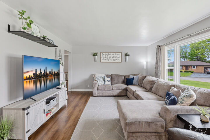 Property Photo:  757 Burns Court  IL 60914 