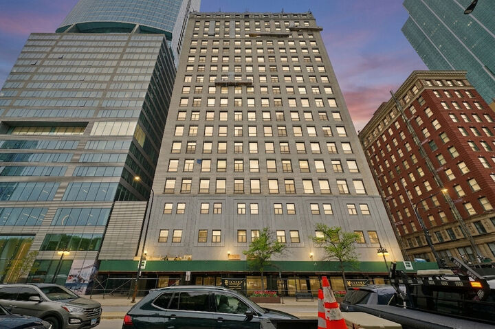 Property Photo:  910 S Michigan Avenue 1812  IL 60605 