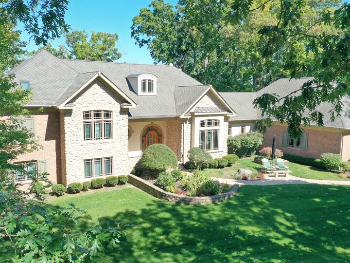 Property Photo:  24092 W Old Oak Drive  IL 60060 