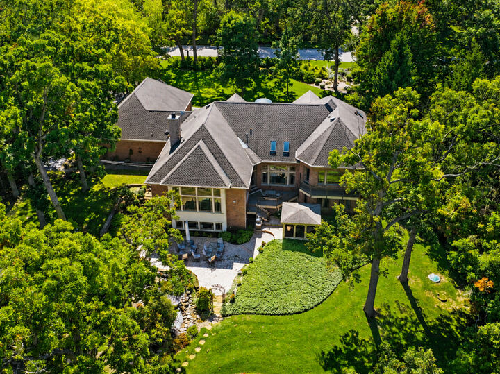 Property Photo: 24092 W Old Oak Drive IL 60060