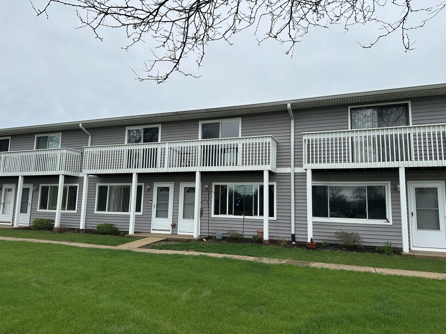 Property Photo:  17444 W Walnut Lane  IL 60031 