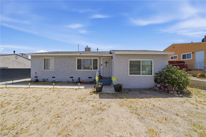 Property Photo: 571 Lillian CA 92311
