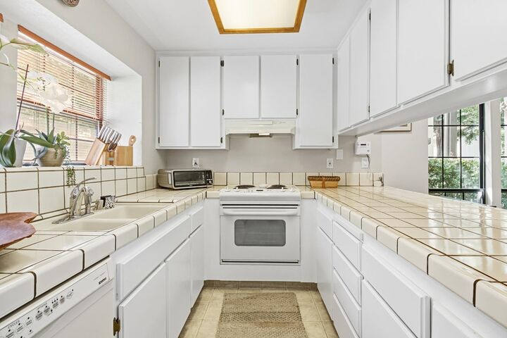 Property Photo: 3961 Park Circle Lane C CA 95608