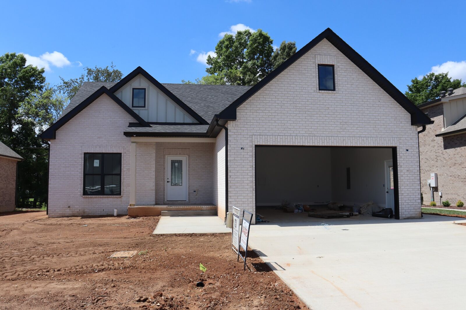 Property Photo:  730 Southern Pine Trl  TN 37043 