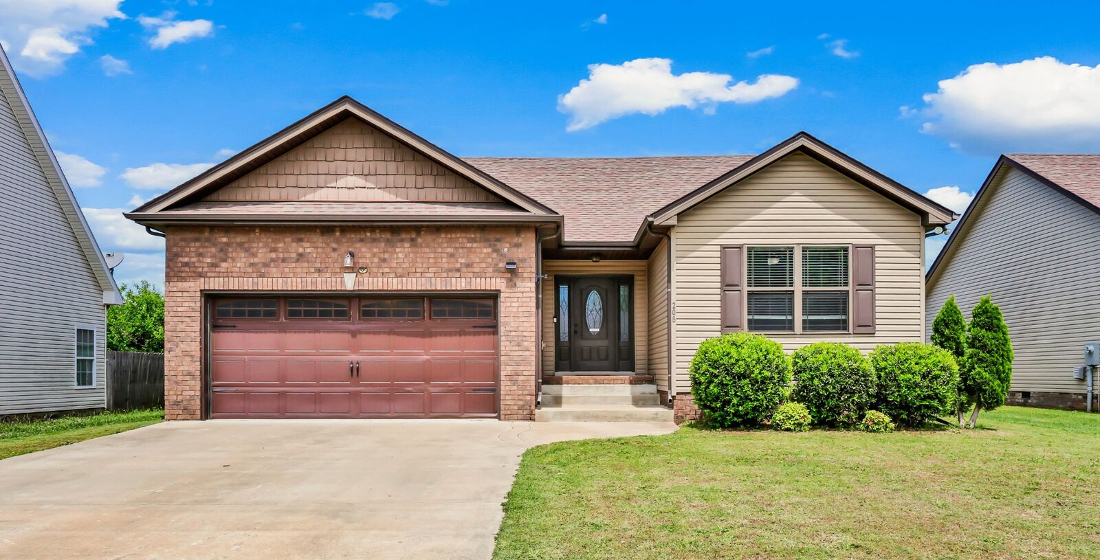 Property Photo: 208 Azalea Dr KY 42262