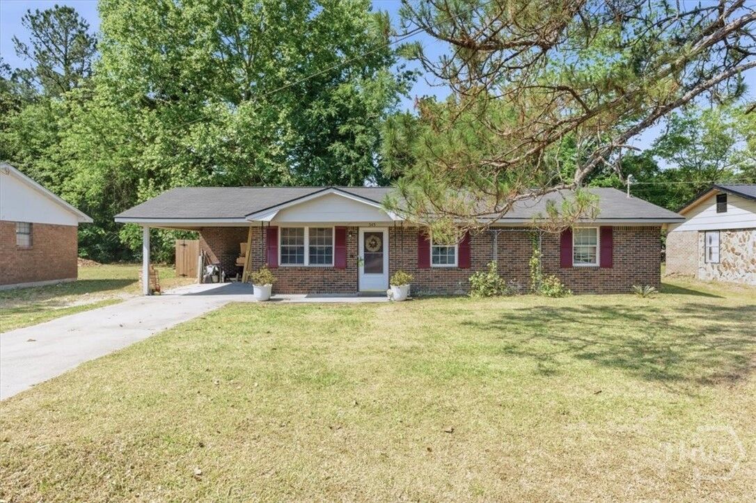 Property Photo:  345 W Poplar Street  GA 31545 