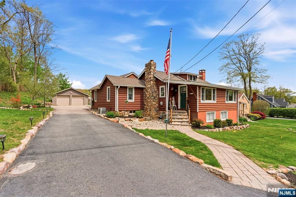Property Photo:  52 Cascade Way  NJ 07405 