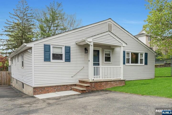 Property Photo:  31 Roome Street  NJ 07035 