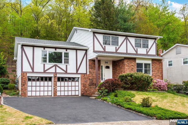 Property Photo:  24 Molinari Drive  NJ 07465 