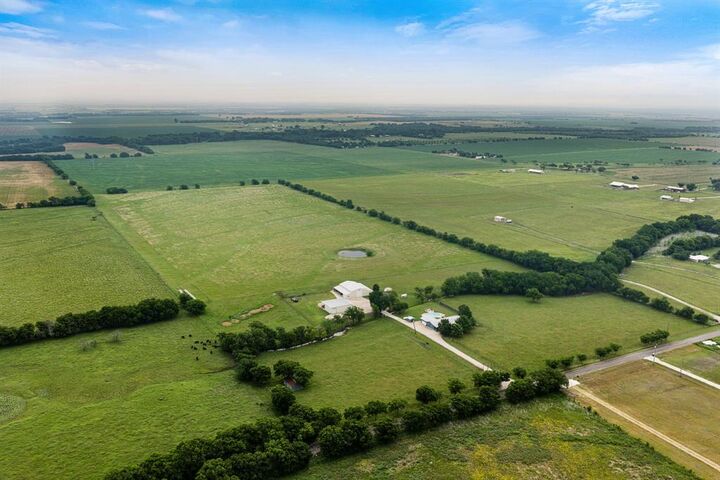 Property Photo:  257 Bud Run Road  TX 75165 