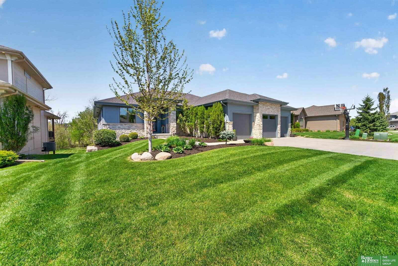 Property Photo:  2402 N 179 Street  NE 68116 