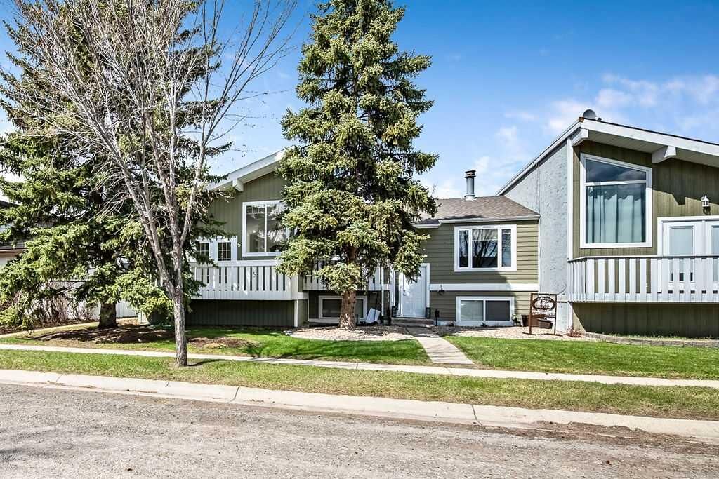 Property Photo:  5 Stimson Road SW  AB T1V 1C7 