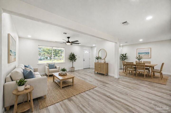 Property Photo:  325 N S St  FL 32505 