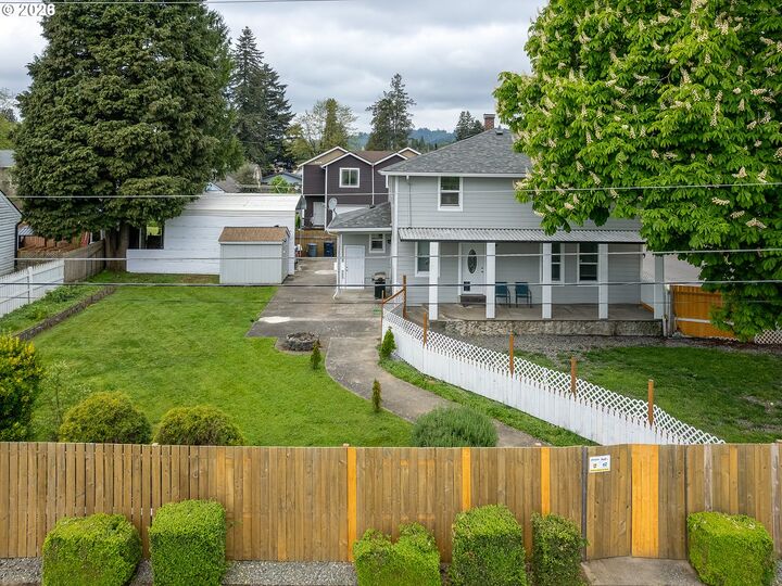 Property Photo:  707 SE Union St  WA 98607 