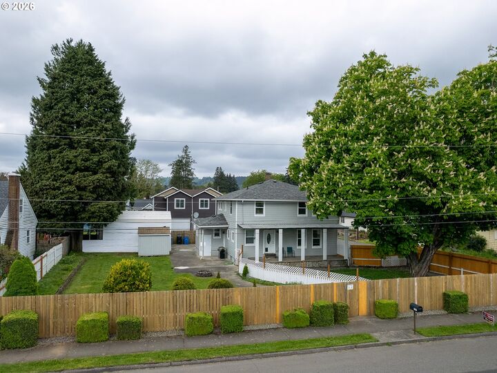 Property Photo:  707 SE Union St  WA 98607 