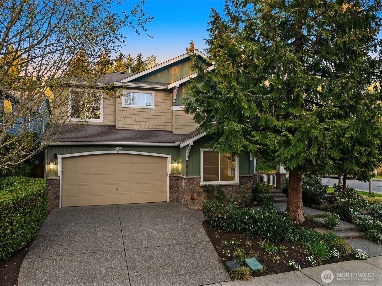 Property Photo:  1032  272nd Place SE  WA 98075 
