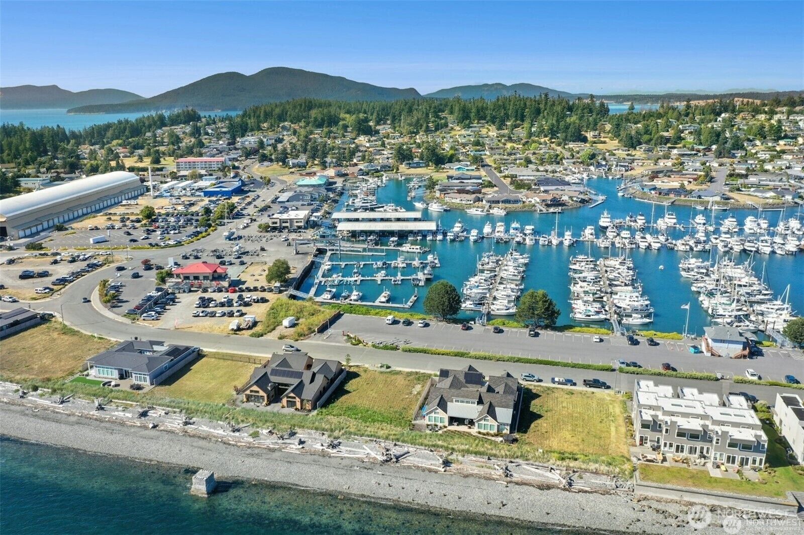 Property Photo:  2400  Skyline Way E-25  WA 98221 