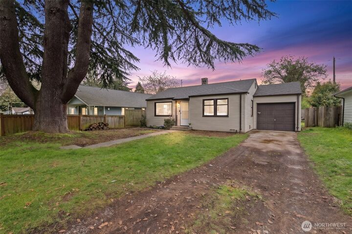 Property Photo:  9747  Evanston Ave  N  WA 98103 