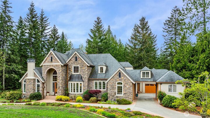 Property Photo:  23011  257th Avenue SE  WA 98038 