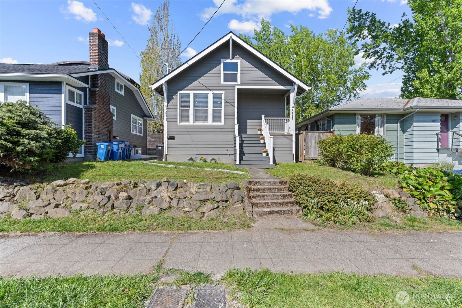 Property Photo:  1413  26th Avenue  WA 98122 