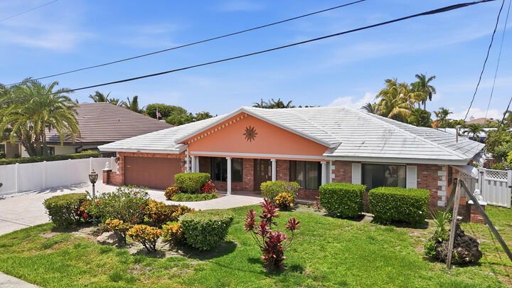 Property Photo:  3021 NE 40th Court  FL 33308 