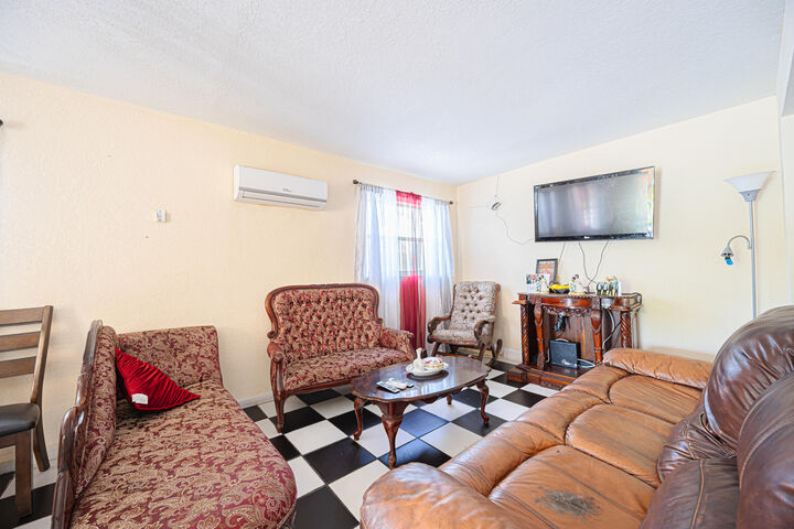 Property Photo:  1125 NW 27th Avenue  FL 33311 