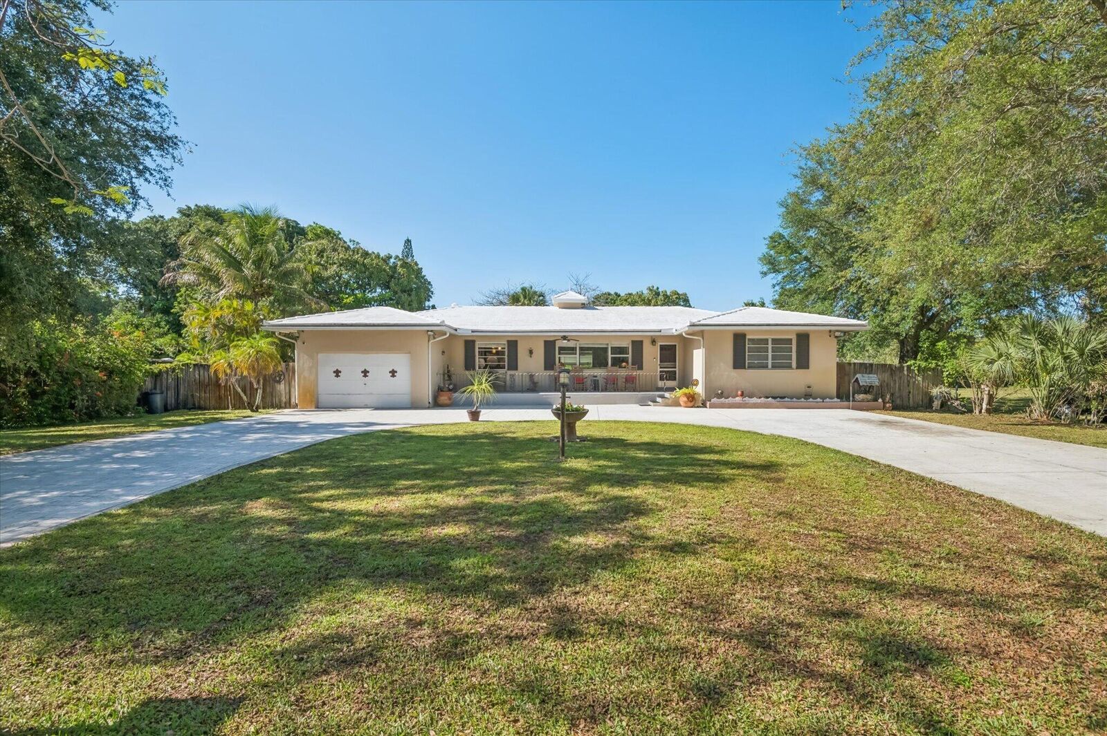 Property Photo:  4011 SW 2nd Street  FL 33317 