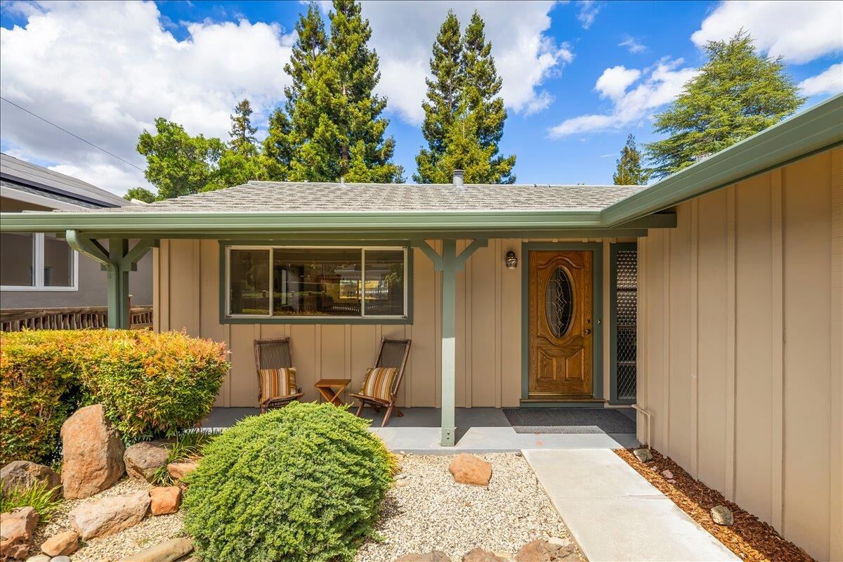 Property Photo:  151 Lyell Street  CA 94022 