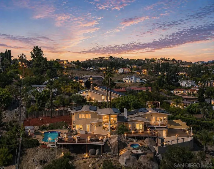 Property Photo:  1931 Vereda Ct  CA 92019 