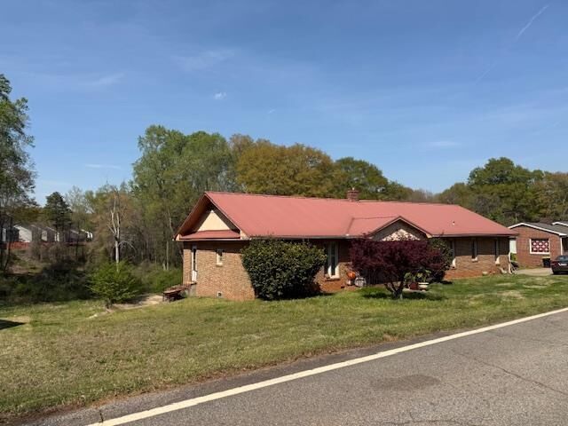Property Photo: 119 W Pine Street SC 29334