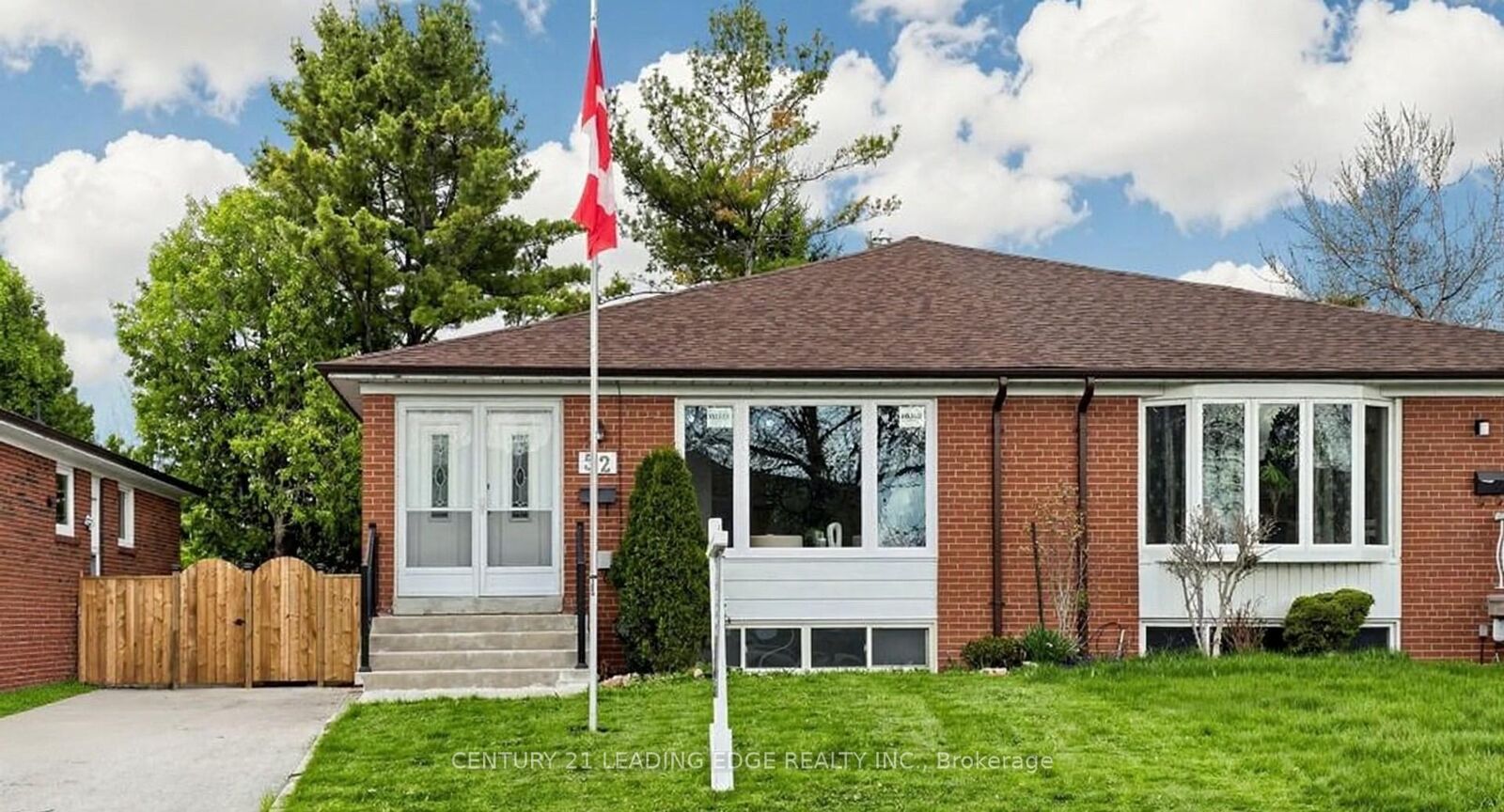 Property Photo:  52 Clydesdale Drive  ON M2J 3N2 