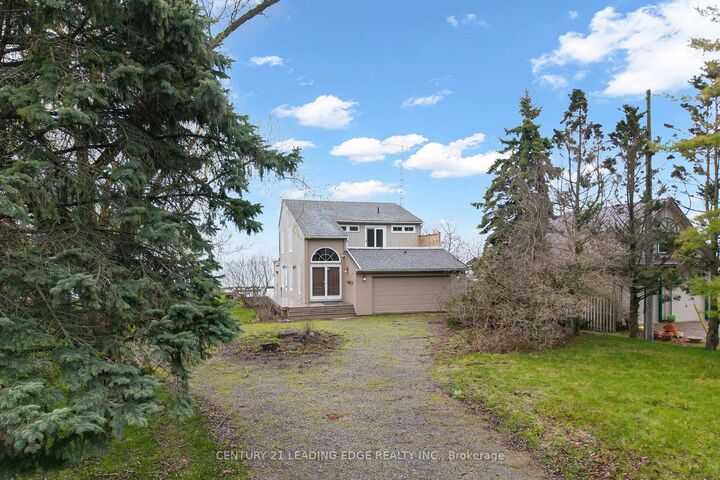 Photo de la propriété:  151 Cedar Crest Beach Road  ON L1C 5R2 