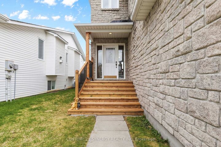 Property Photo:  207 Stiver Street  ON K4R 1G9 