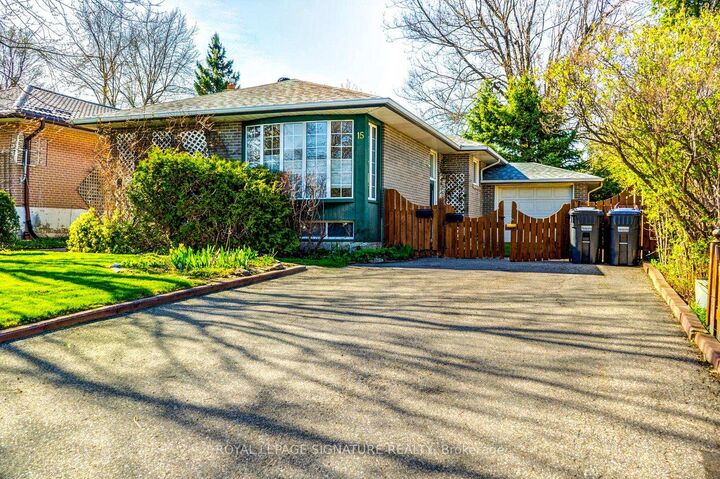15 Epsom Downs Drive — photo 1