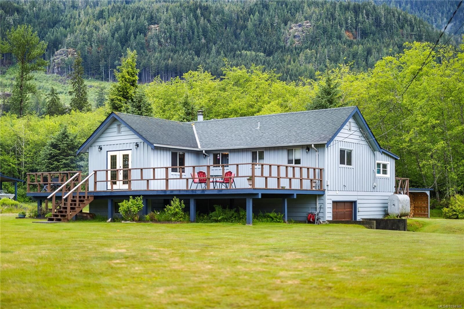 Property Photo: 843 Sayward Rd BC V0P 1R0